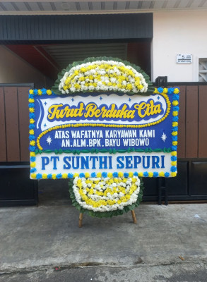 Papan Bunga Duka di Pulau Kurudu